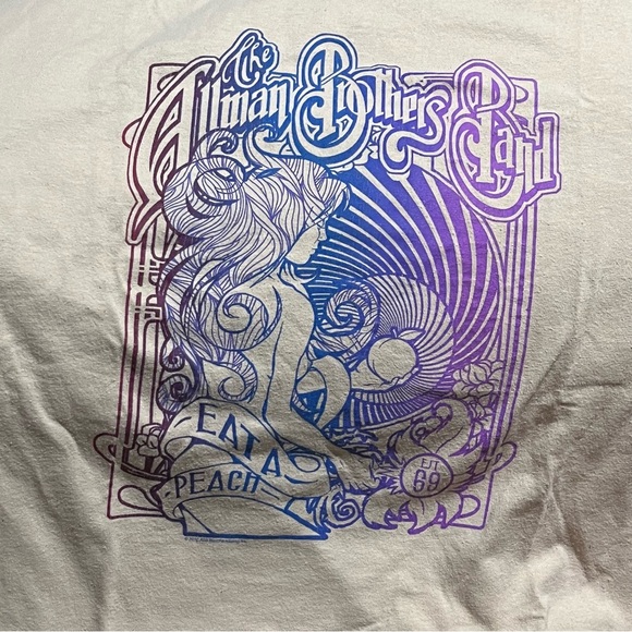 🌼 2/$15 🌼 Cream Allman Brothers Band T-Shirt with Purple Design - Picture 2 of 4